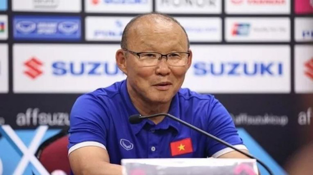 HLV Park Hang Seo được vinh danh trước đại chiến với Malaysia