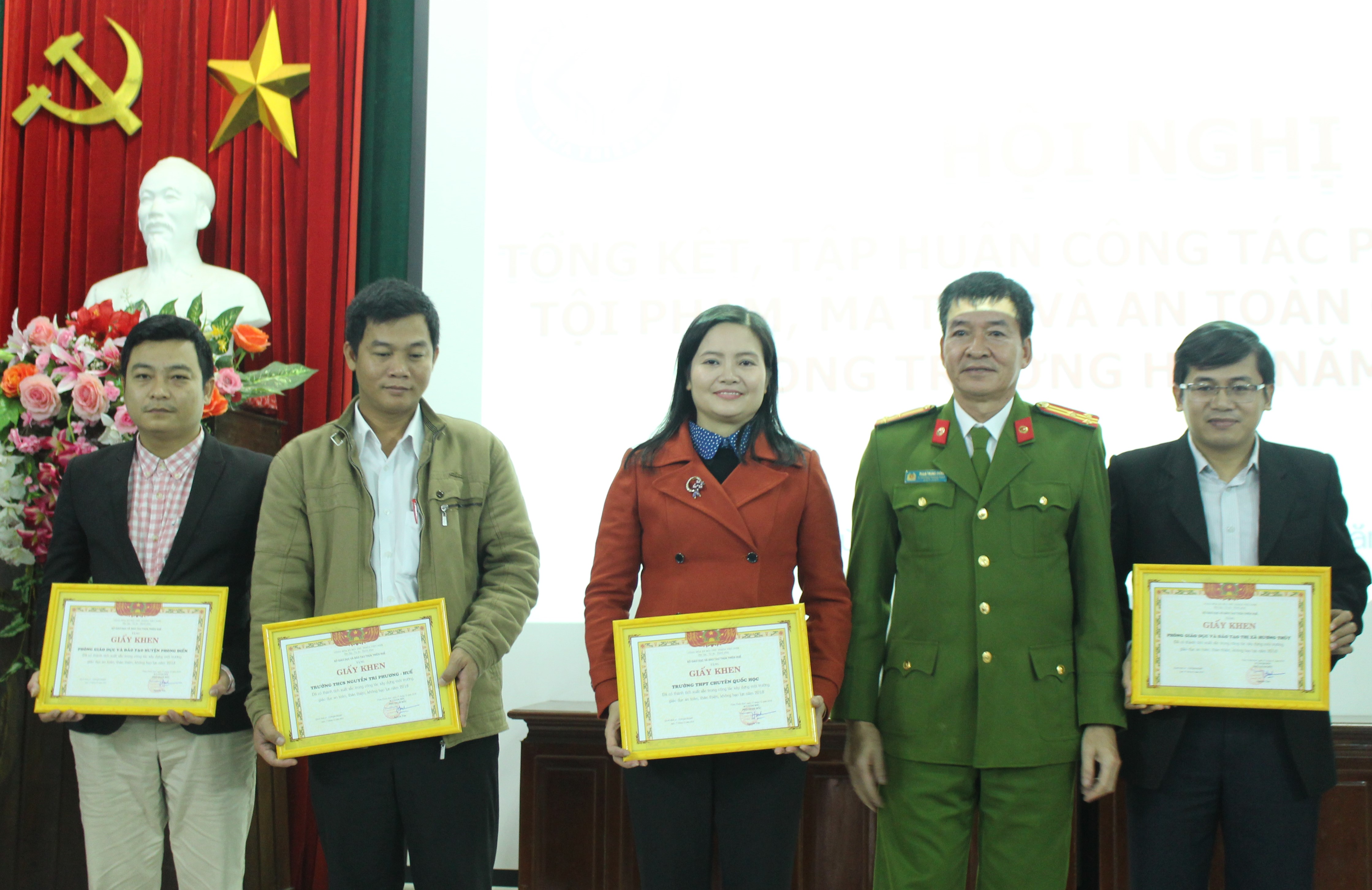 Nhiều hình thức giáo dục chấp hành pháp luật