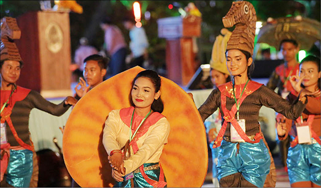 Campuchia Chào đón 180 000 khách đến với lễ hội biển