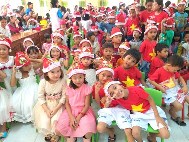 Đem “Noel yêu thương  Áo ấm mùa đông” lên A Lưới