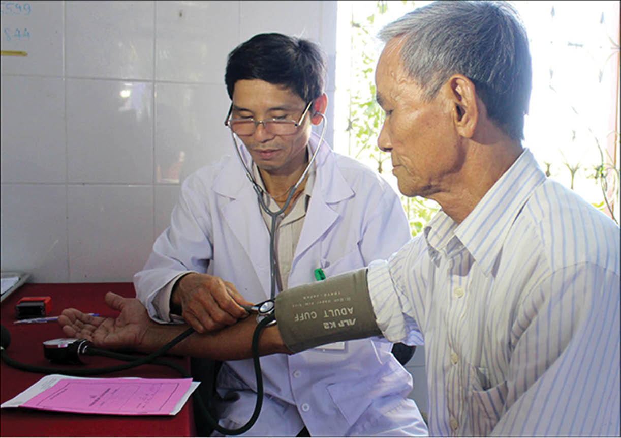 Mua bảo hiểm y tế, người dân không còn đắn đo