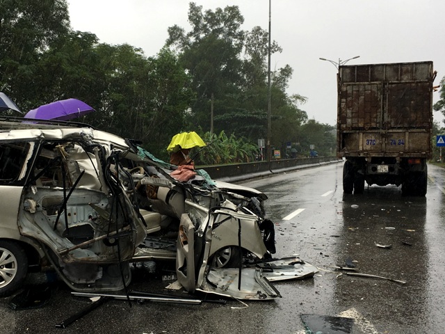 Hai người bị thương nặng sau vụ tai nạn giao thông nghiêm trọng