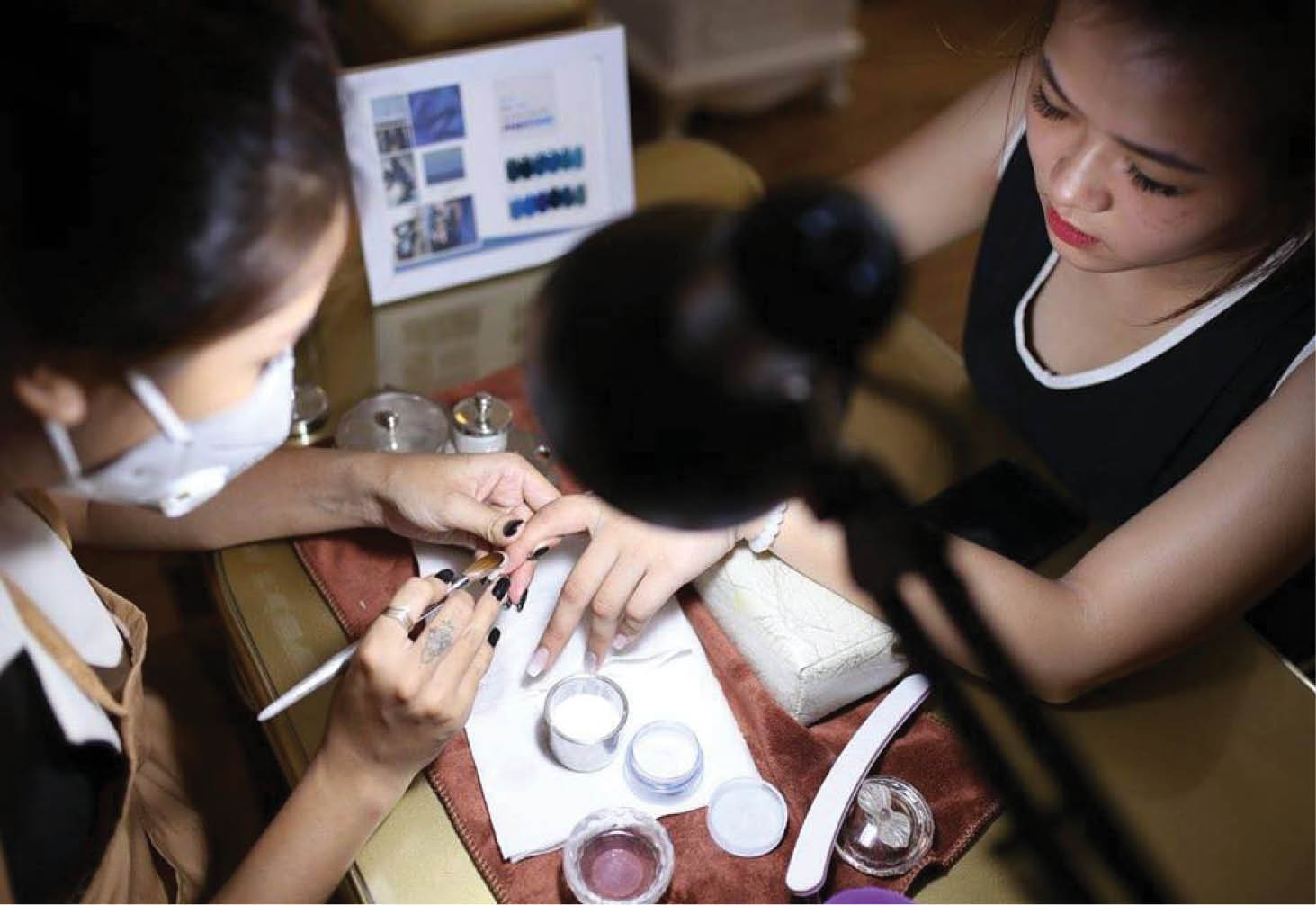 Làm nail tại nhà