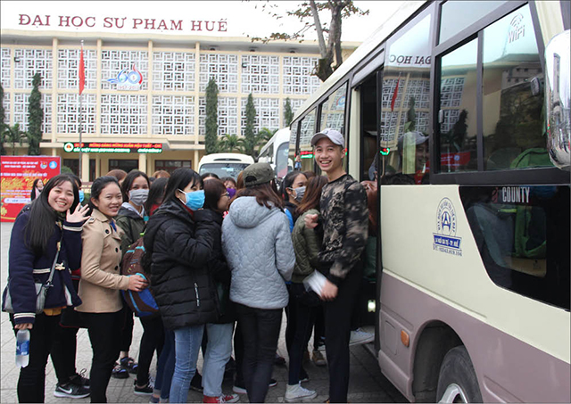 Hỗ trợ sinh viên đón tết bên gia đình