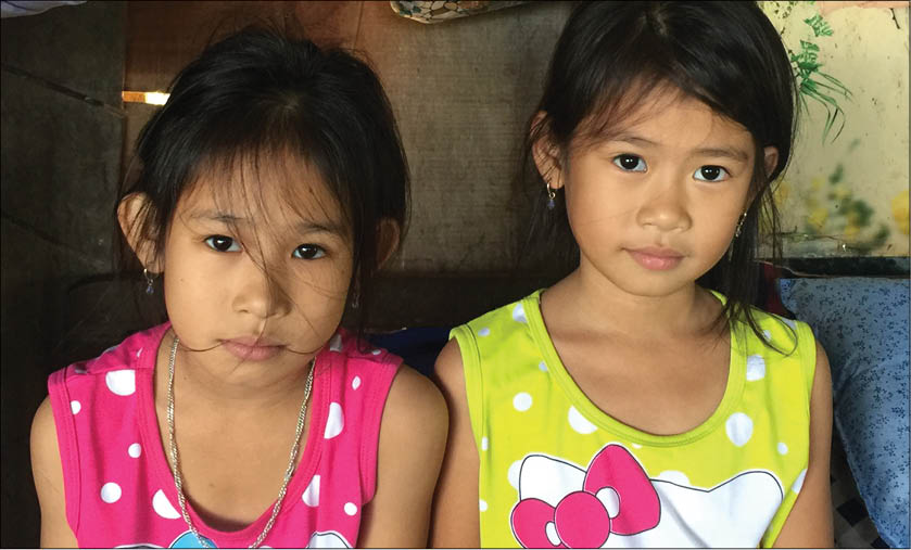 Thương cảnh người cha tàn phế và 2 đứa trẻ mồ côi mẹ