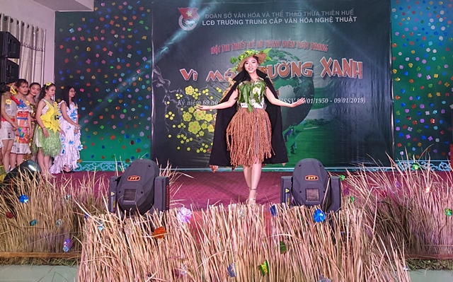 Trình diễn thời trang “Vì môi trường xanh”