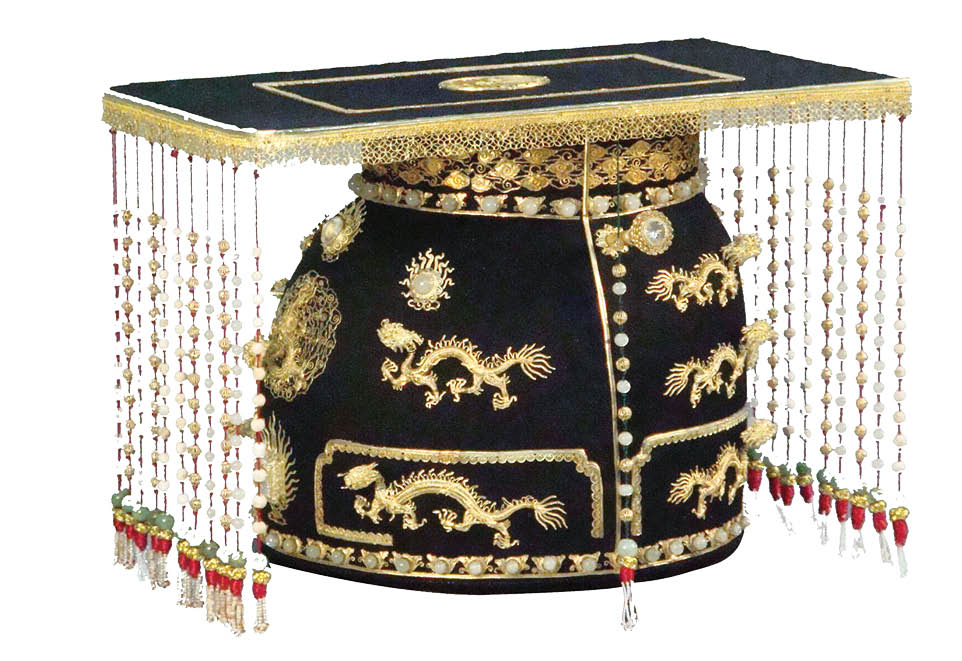 Hồi sinh mũ vua triều Nguyễn