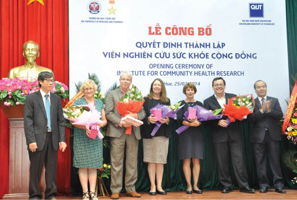 Giáo sư Michael Patrick Dunne và “duyên nợ” với Huế