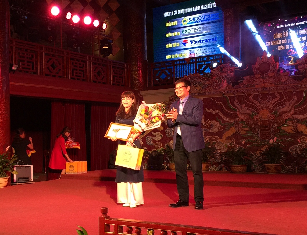 Hue announces the top 4 travel agencies bringing tourists to the monuments