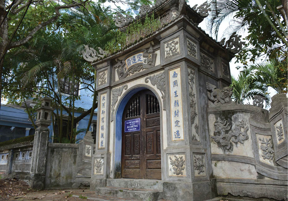 Nén nhang thơm ngưỡng vọng ông hoàng