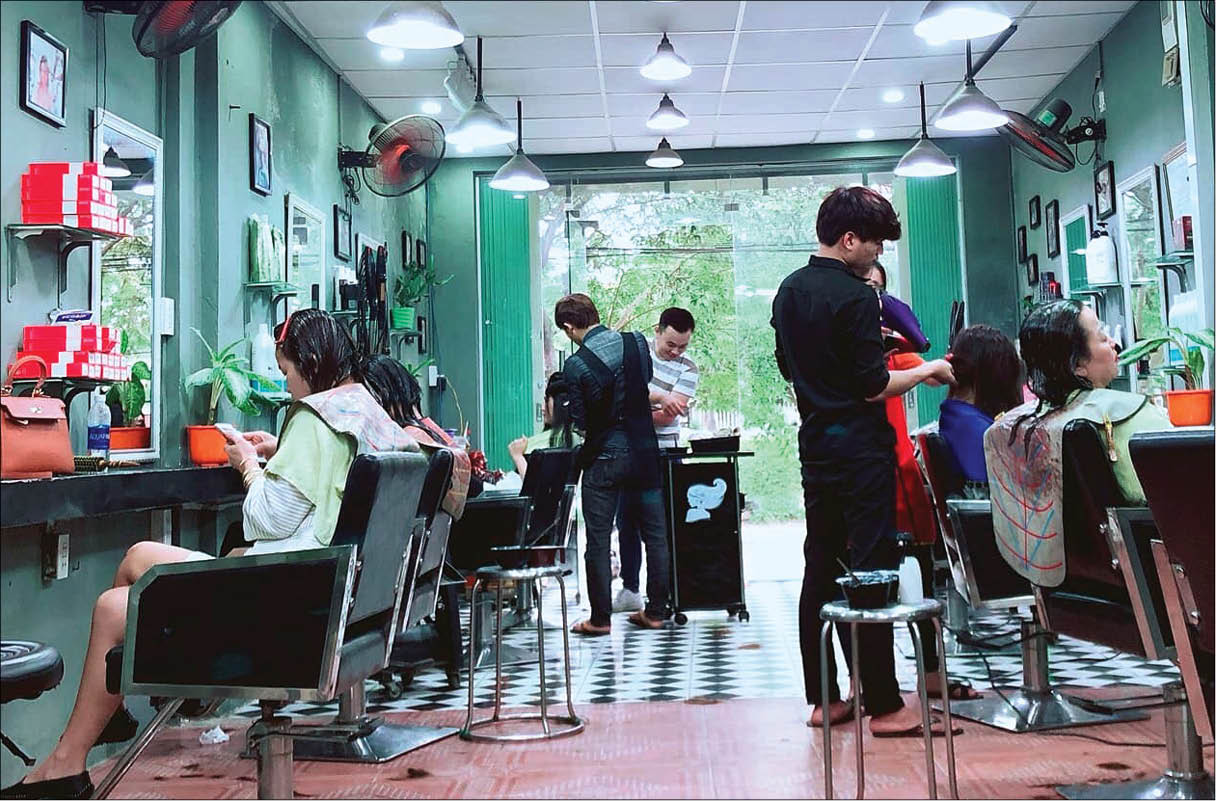 “Book lịch” làm tóc