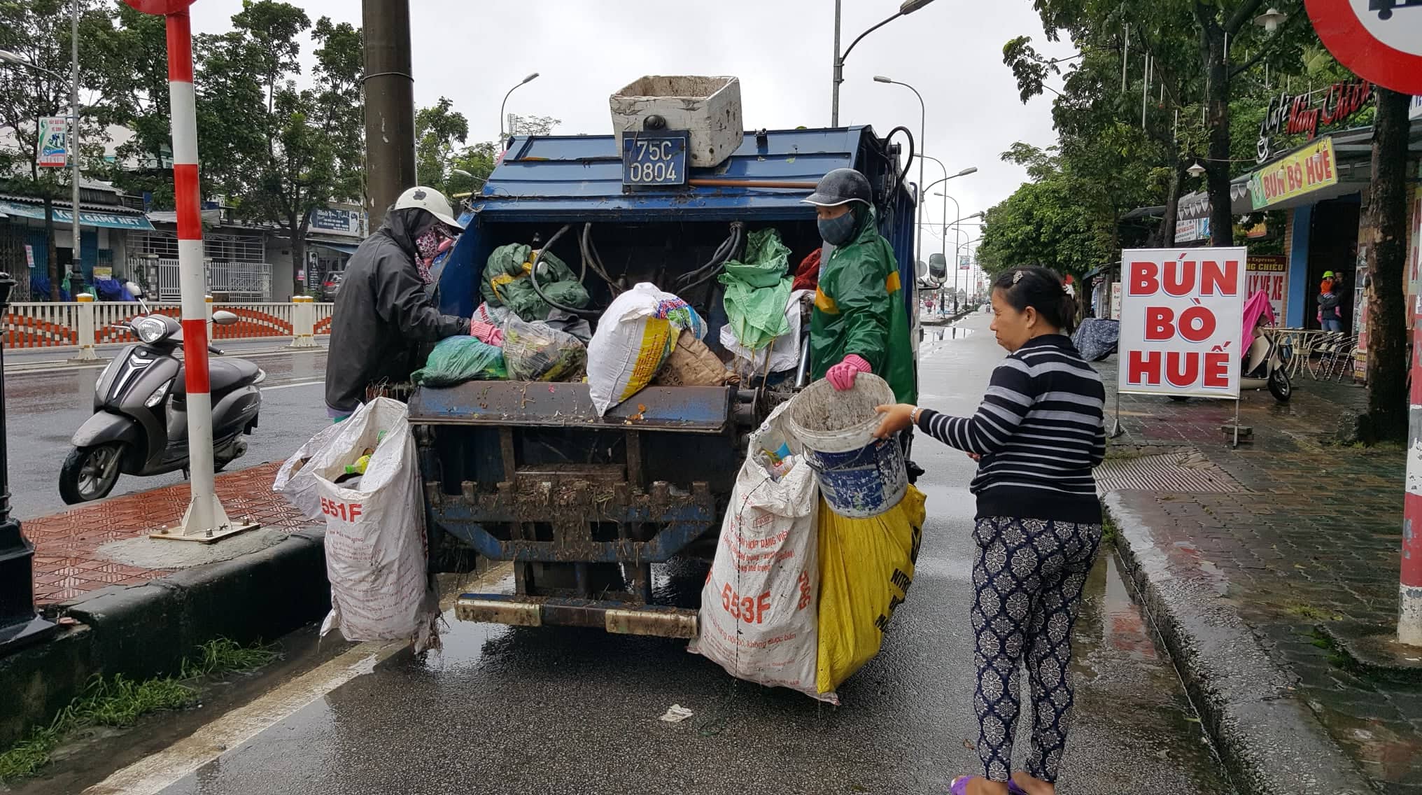 Thị xã Hương Trà cấp đổi trên 1 000 giấy chứng nhận quyền sử dụng đất