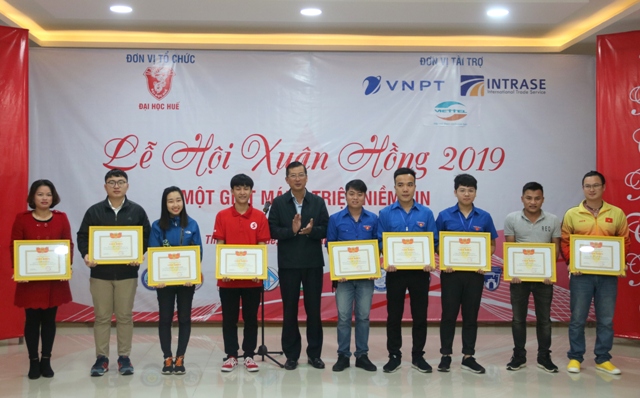 Nhiều hoạt động tại lễ hội Xuân hồng 2019