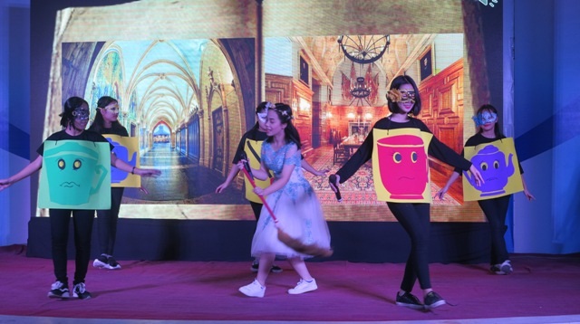 12 tiết mục tham gia liên hoan “Diễn kịch tiếng Anh”