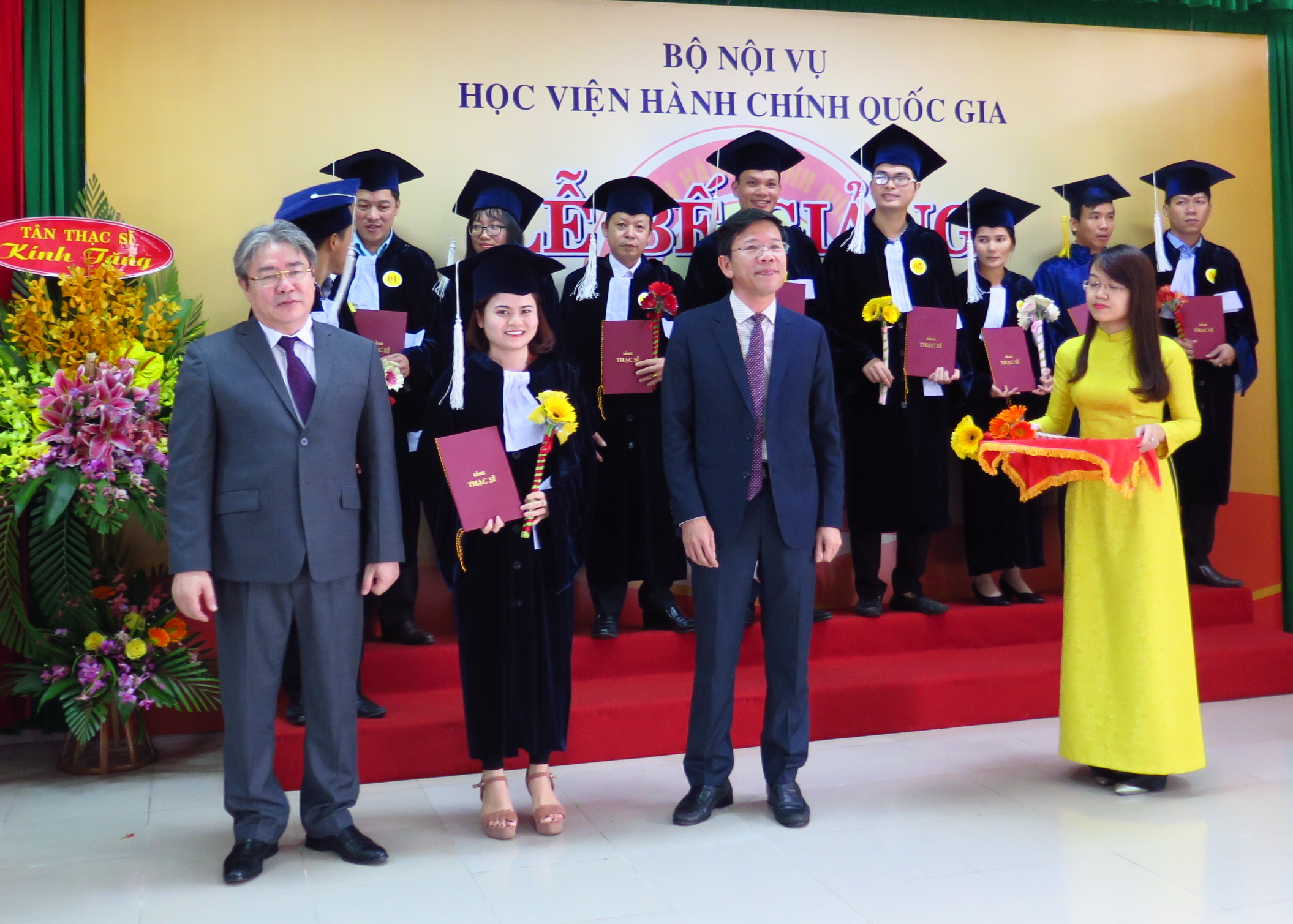 Học viện Hành chính Quốc gia bế giảng và trao 166 bằng thạc sĩ