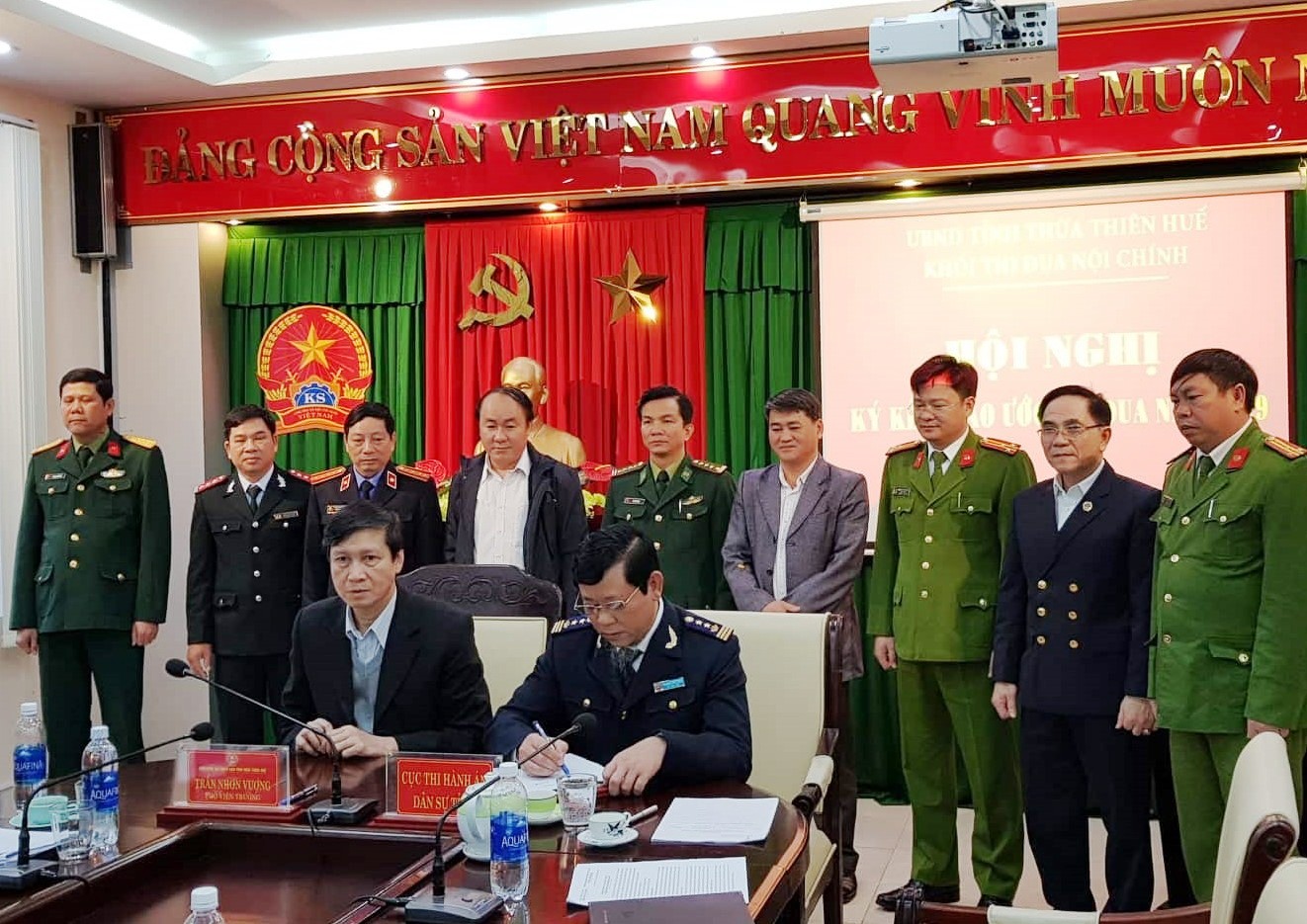 Khối Thi đua Nội chính phát động và ký kết giao ước thi đua