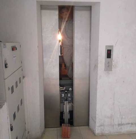 Vụ cửa thang máy Vicoland không có cabin Do đơn vị bảo trì chủ quan