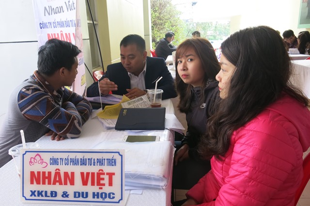 Tập trung giảm nghèo, đào tạo nghề và tìm kiếm việc làm