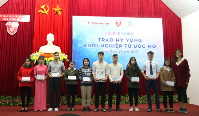 “Trao hy vọng - Khởi nghiệp từ ước mơ”