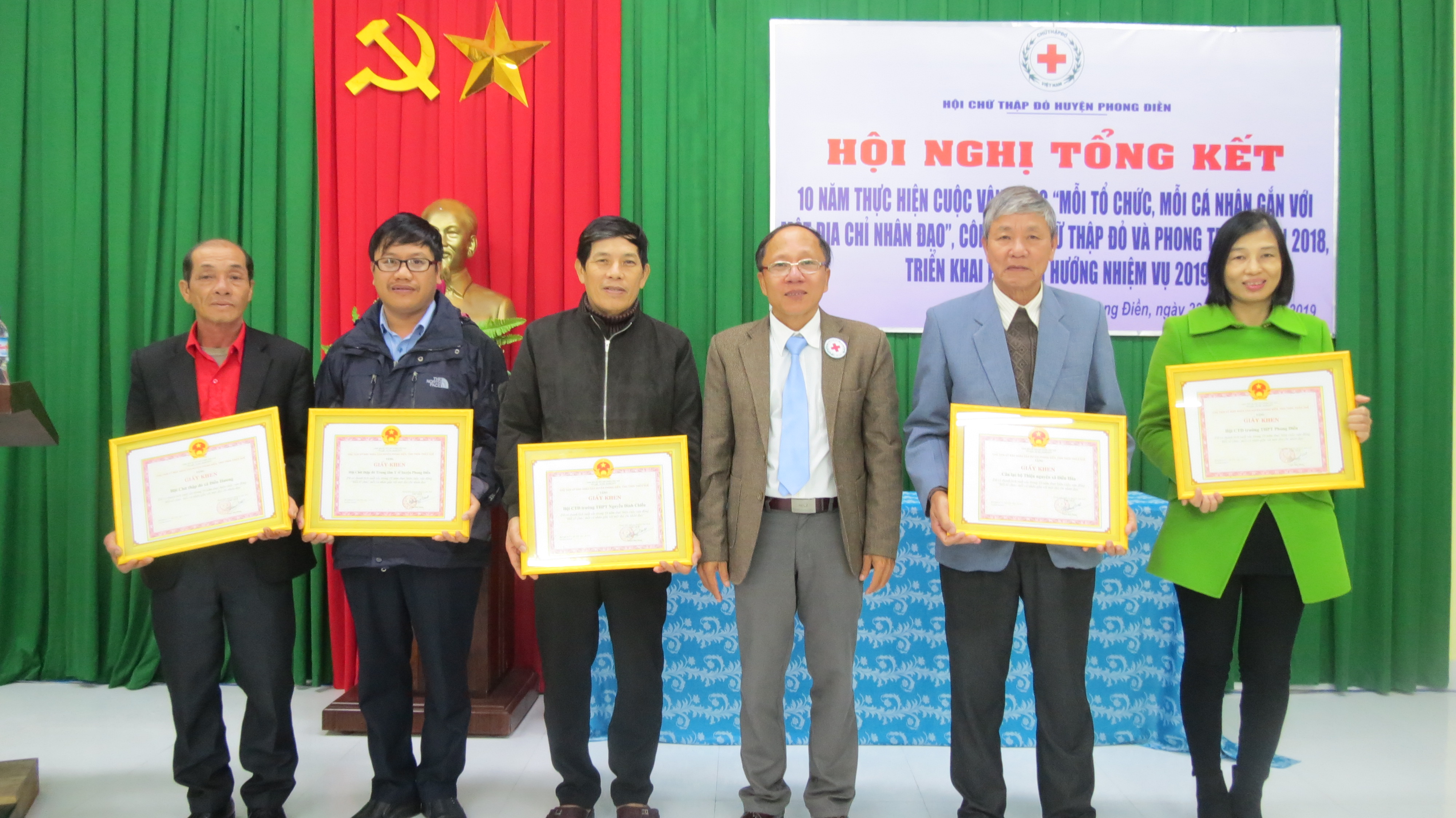 Hội CTĐ Phong Điền giúp đỡ 530 địa chỉ nhân đạo với số tiền gần 6,4 tỷ đồng