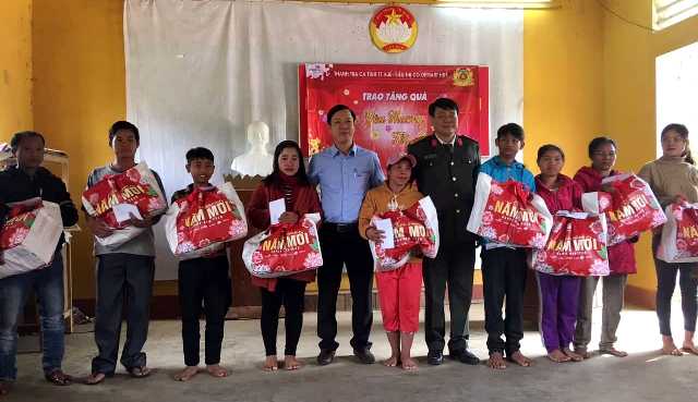 “Xuân yêu thương, Tết ấm áp”