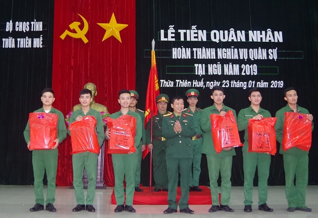 219 quân nhân hoàn thành nhiệm vụ quân sự trở về địa phương