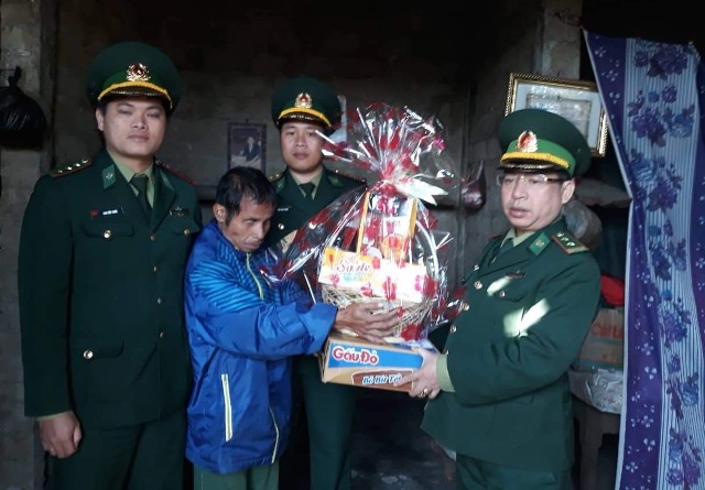 Xuân biên phòng, ấm lòng dân bản
