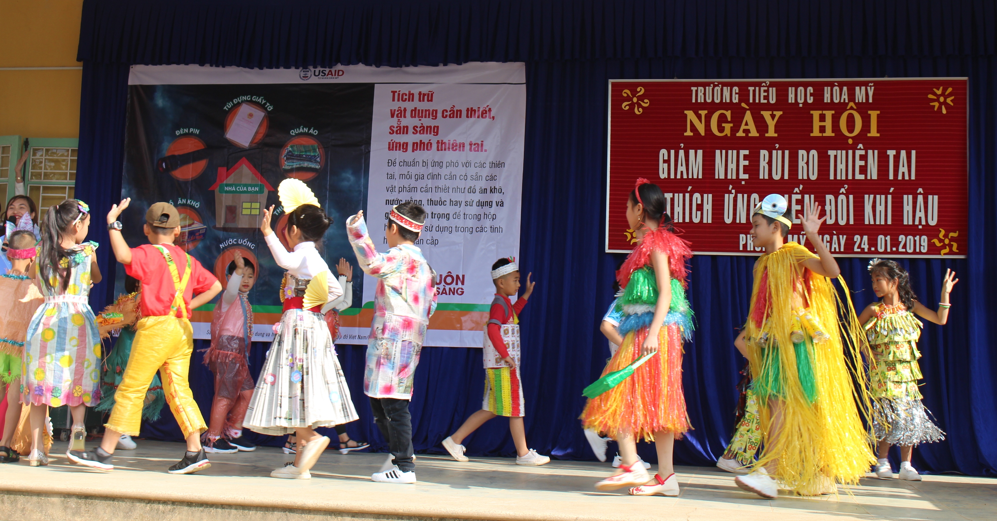 Ngày hội “Giảm nhẹ rủi ro thiên tai và Thích ứng biến đổi khí hậu”