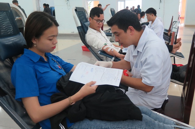 Hiến máu tình nguyện ngày “Chủ nhật Đỏ”