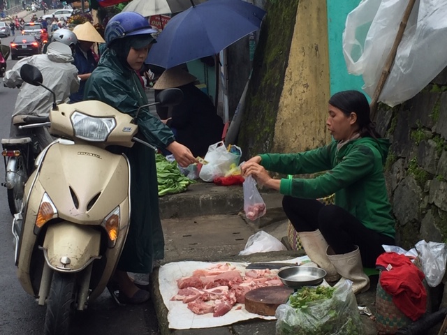 Thịt heo nhà mổ”