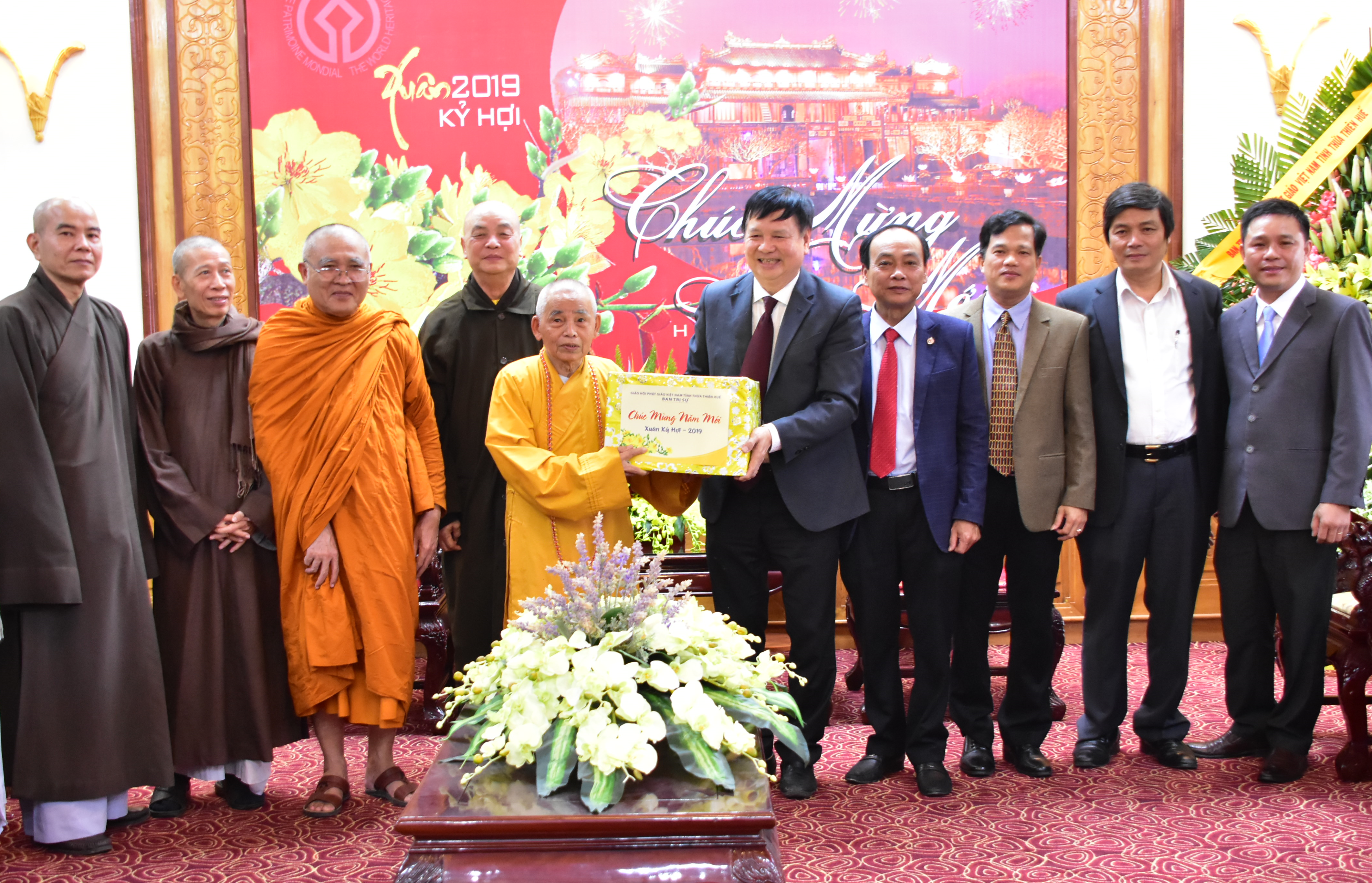 Phó Chủ tịch UBND tỉnh Nguyễn Dung tiếp đại diện các tôn giáo đến thăm, chúc tết