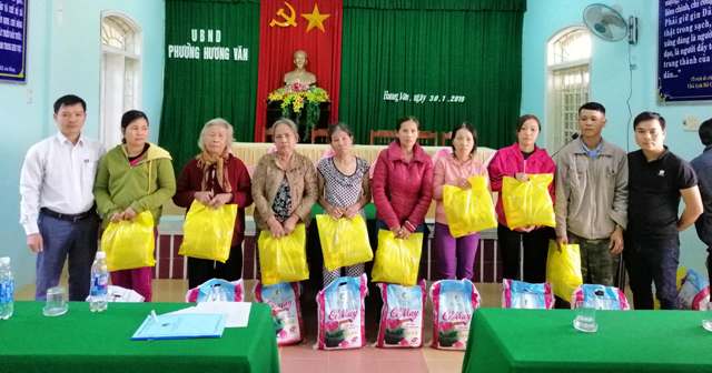 Nhiều hoạt động hỗ trợ người nghèo đón tết