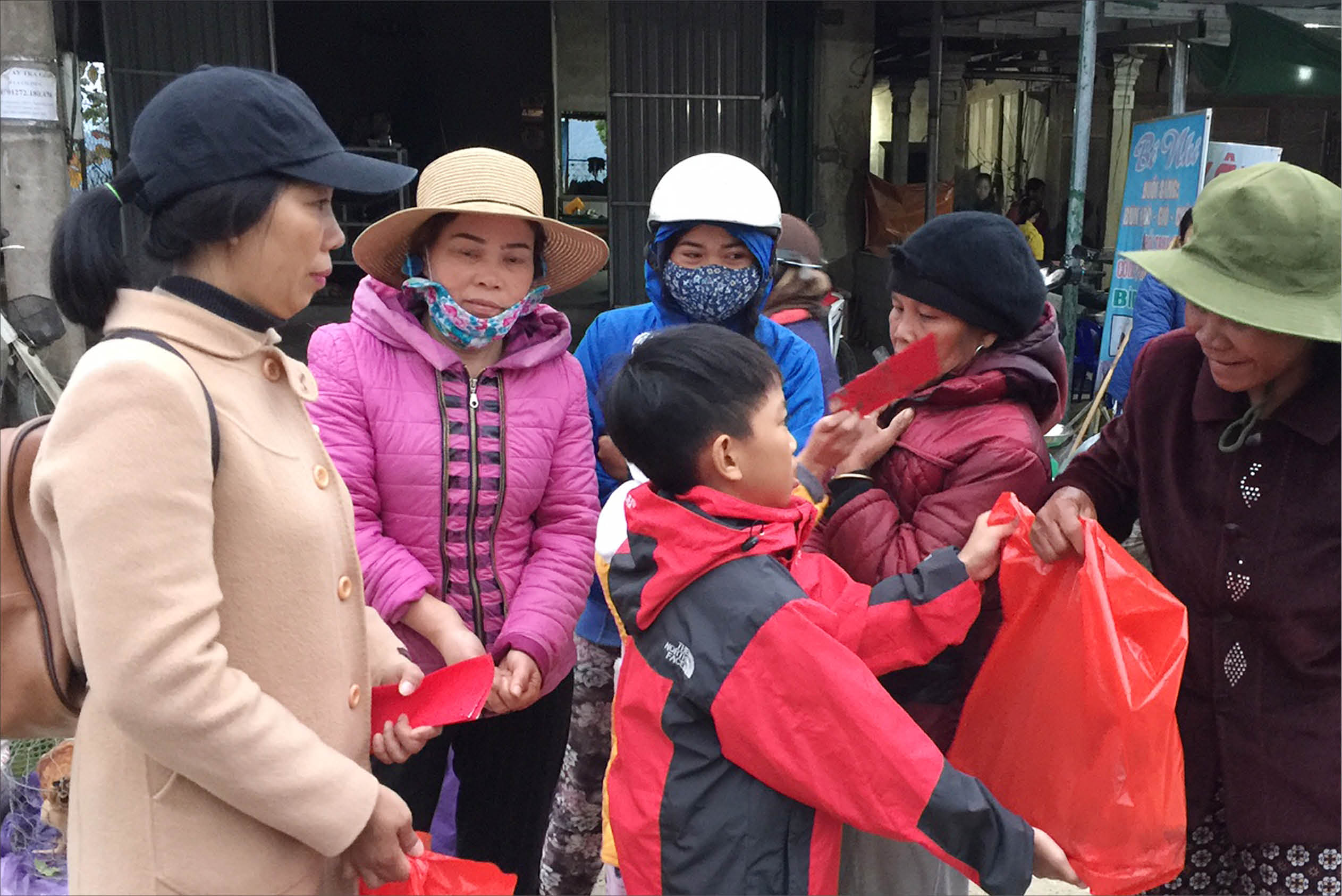 Tết người giàu, tết người nghèo