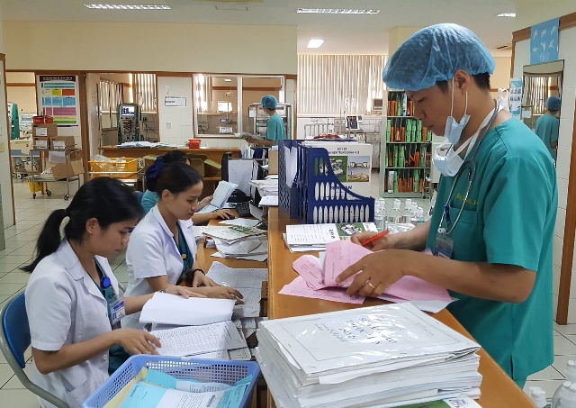 Sát cánh cùng bệnh nhân