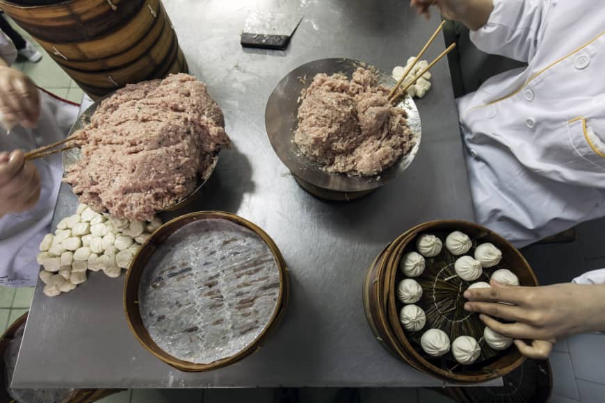 Trung Quốc khuyến khích người dân ăn ít thịt lợn để bảo vệ môi trường