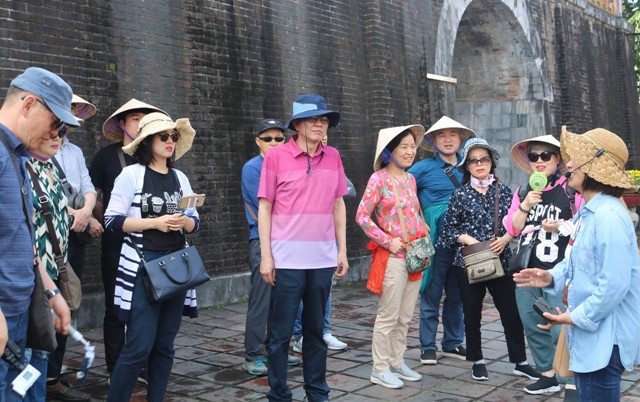 Hue heritage site welcomes 92 thousand visitors in 3 days of Tet