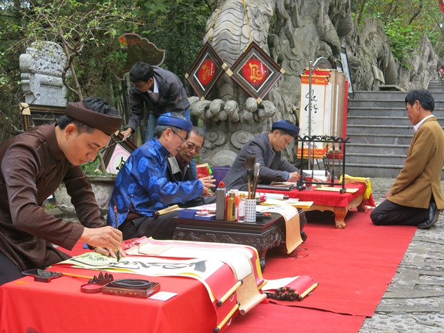 Xây dựng hình ảnh Huế từ lễ hội