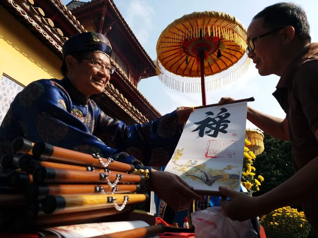 Hoàng cung Huế khai ấn, tặng chữ chúc xuân