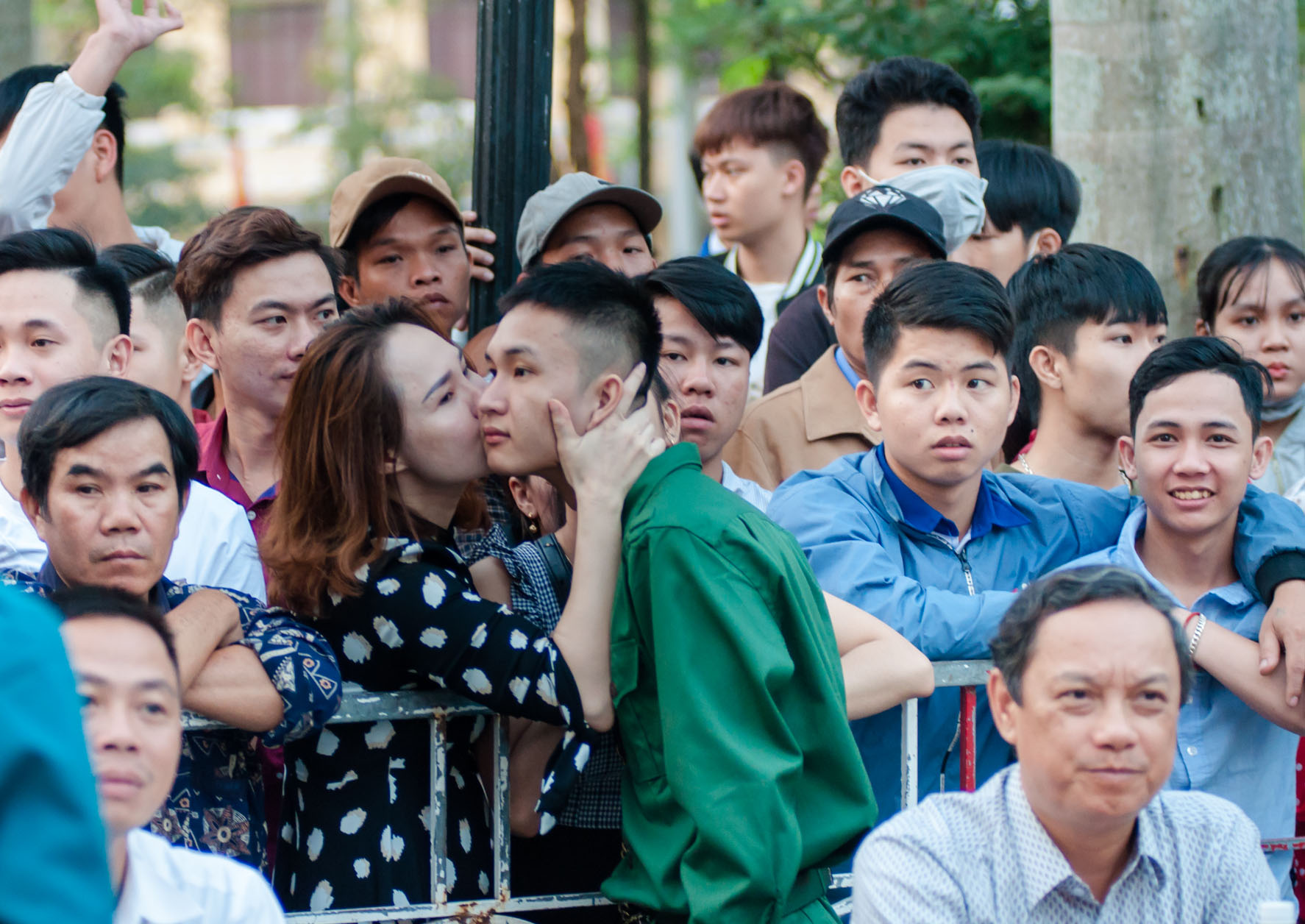 Khoảnh khắc ngày lên đường