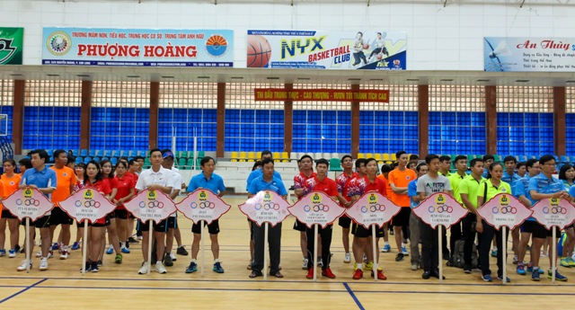 Giải cầu lông kỷ niệm 64 năm Ngày Thầy thuốc Việt Nam