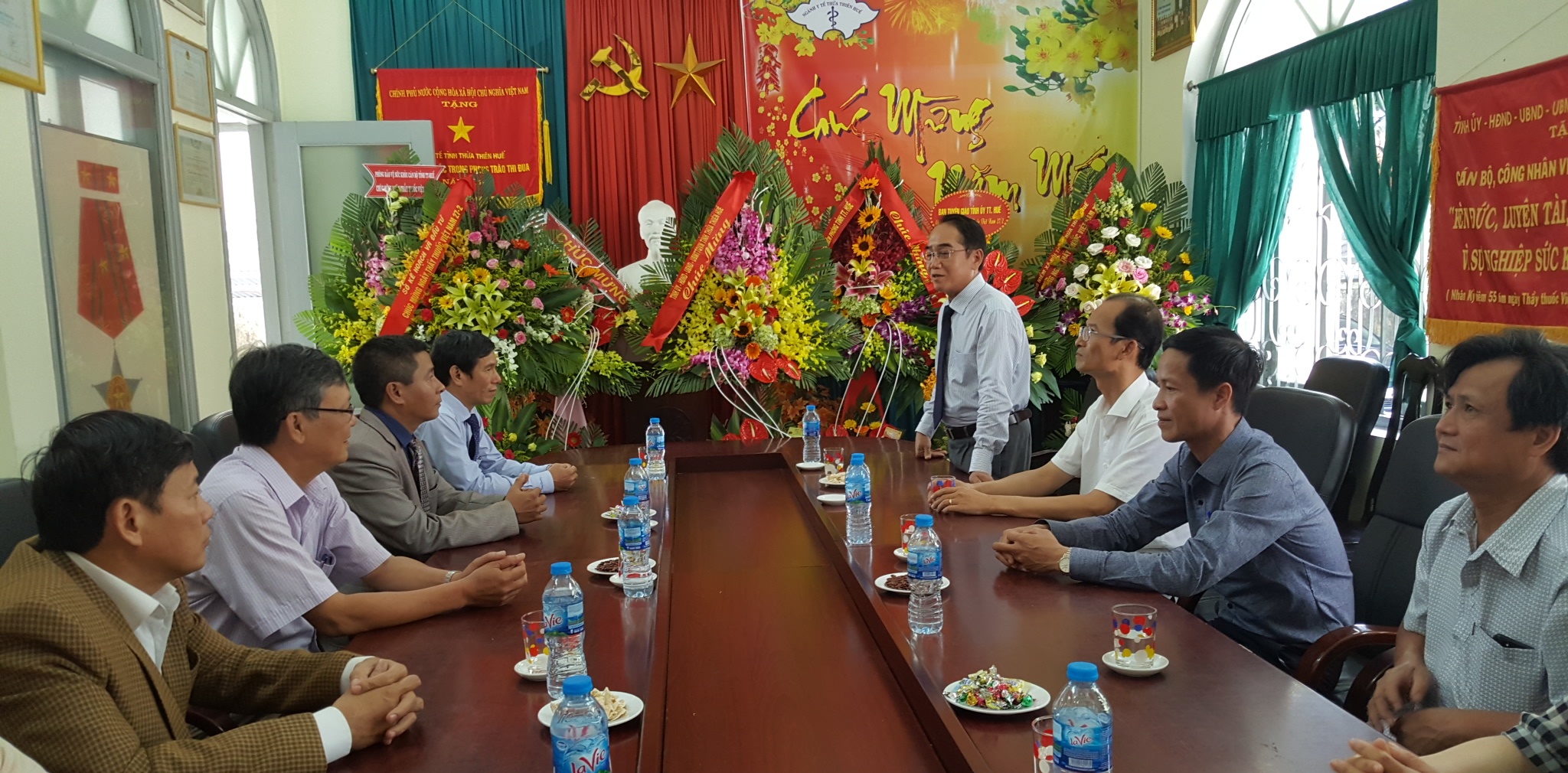 Phó Bí thư thường trực Tỉnh ủy Bùi Thanh Hà thăm Sở Y tế