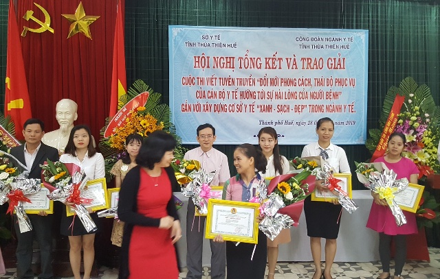 Tổng kết, trao giải cuộc thi viết về cán bộ ngành y tế