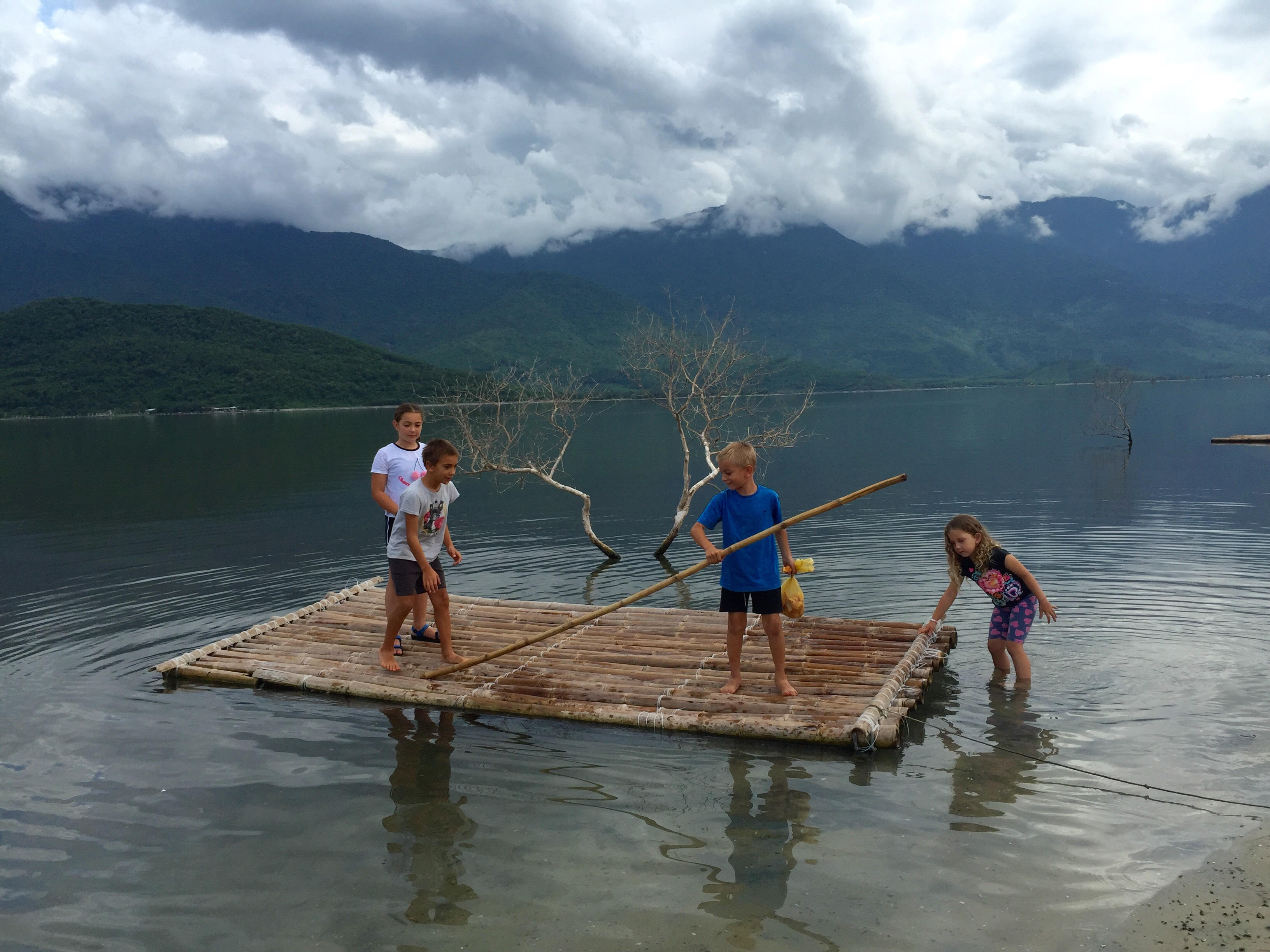 Enjoying landscape destinations by seaplane