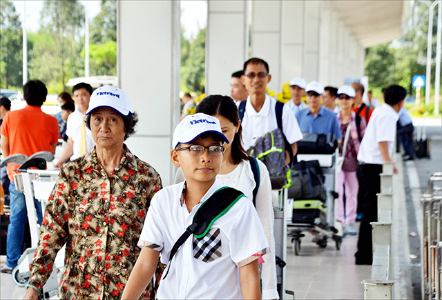 “Mở cửa bầu trời” và cơ hội đưa khách về Huế