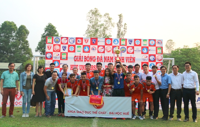 Khoa Giáo dục Thể chất vô địch Giải bóng đá nam sinh viên Hue University – Intrase Cup