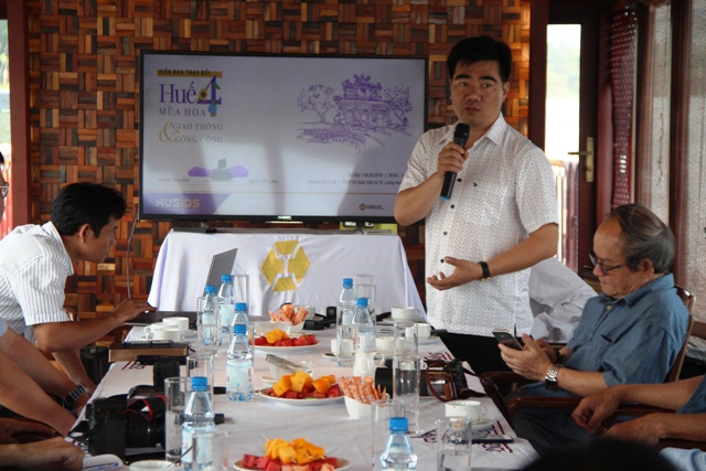 Proposing ideas to create a city with flowers blooming all four seasons and to develop public transport