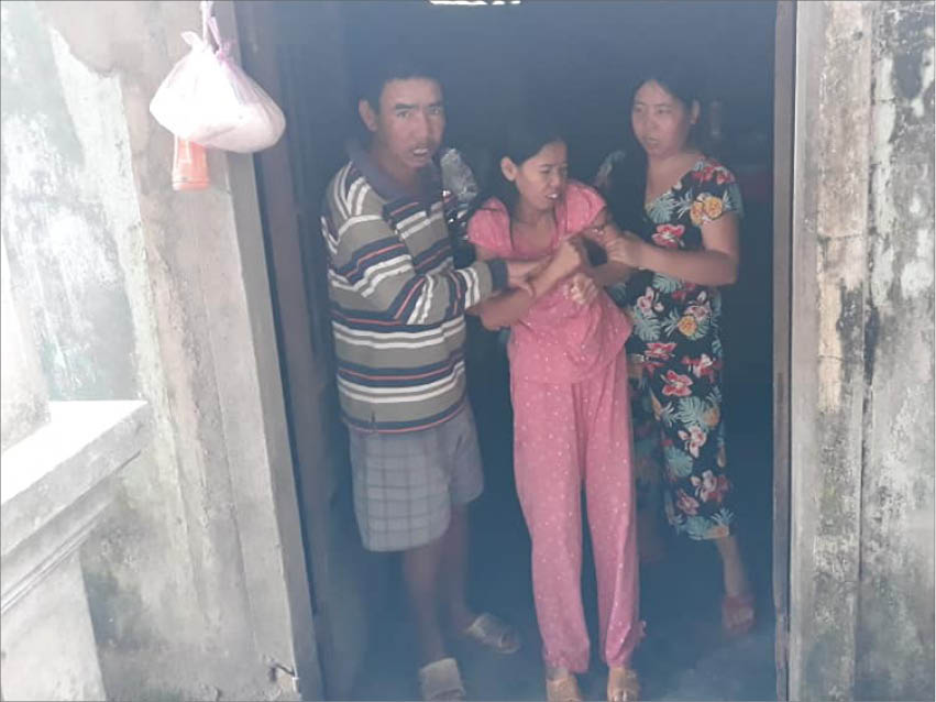 Vợ chồng già nuôi 3 con tâm thần, 3 cháu thơ dại