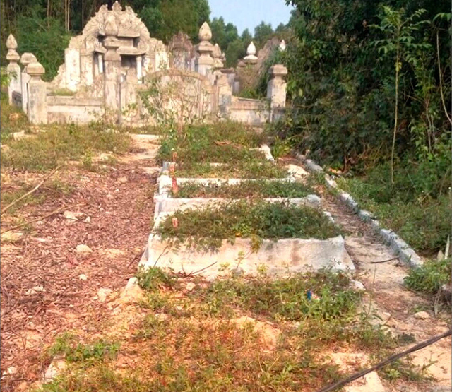 Dựng mộ giả chờ đền bù