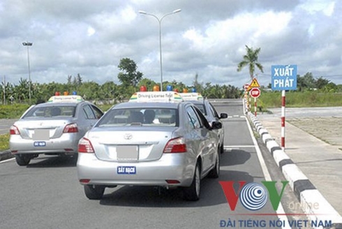 Bộ GTVT thanh tra việc đào tạo lái xe ở 13 tỉnh, thành phố
