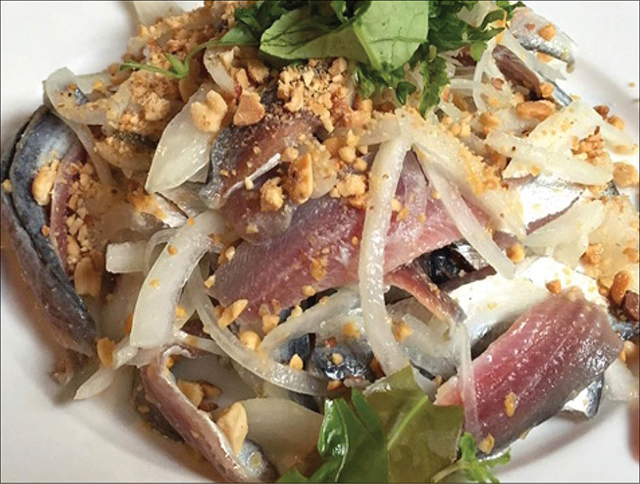 Gỏi cá trích, món ngon mùa này